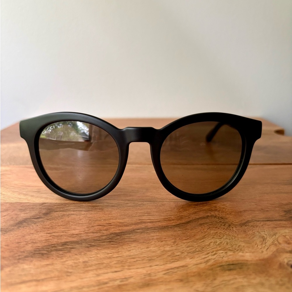 GUCCI Matte Black Round Sunglasses w Signature Red & Green Stripes + Gucci Case